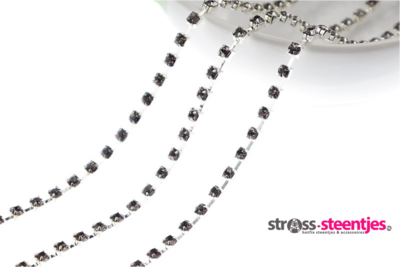 Strassketting 2.8 mm (SS10) Black - Silver Cup (per meter)