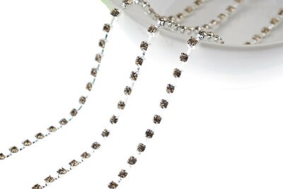 Strassketting 2.8 mm (SS10) Gold - Silver Cup (per meter) OP=OP