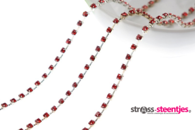 Strassketting 2.8 mm (SS10) Red - Silver Cup (per meter)