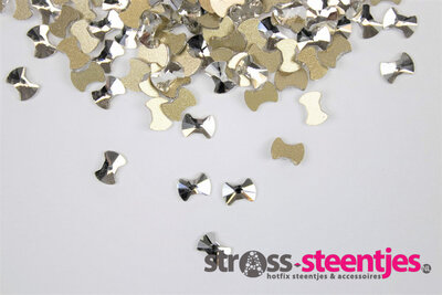 Strikje 6 mm Crystal Non hotfix Rhinestones figuren Superior Glamour (6077)
