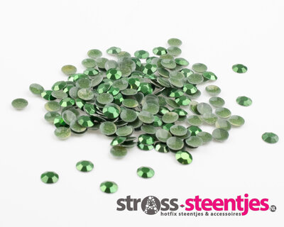 Hotfix Rhinestuds SS 16 Kleur Donker Groen (ca. 770 stuks)