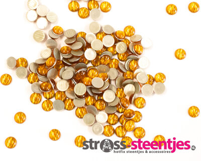 Hotfix Epoxy 4 mm Geel met holografische glans (ca. 275 stuks)
