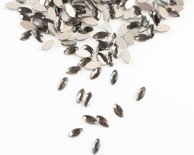 Navette 4 mm Black Diamond Non hotfix Rhinestones figuren Superior Glamour (5016A)BLD