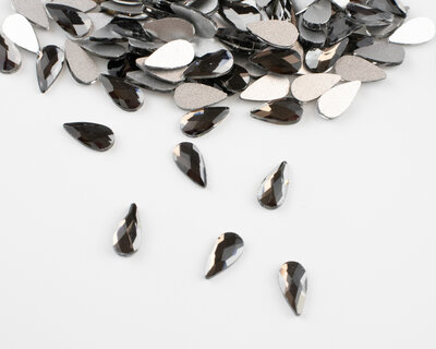 Druppel 8x4 mm Black Diamond Non hotfix Rhinestones figuren Superior Glamour (5003)BLD