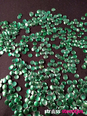 Hotfix Nailheads Kleur Groen rond 4 mm (ca. 350 stuks)