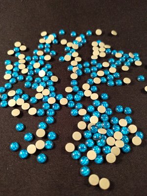 Hotfix Epoxy 4 mm Kleur Egaal Blauw per 5 gram (c.a. 275 stuks)