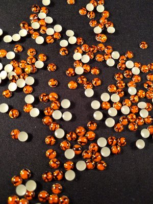 Hotfix Epoxy 4 mm Kleur Tijger Oranje per 5 gram (c.a. 275 stuks)