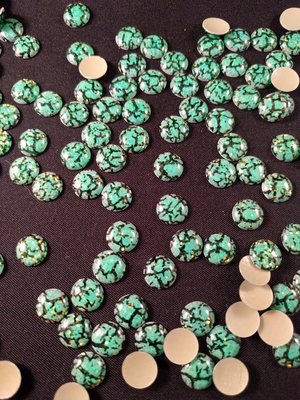 Hotfix Epoxy 8 mm Kleur Tijger Groen per 5 gram (c.a. 45 stuks)