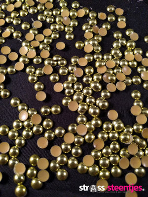 Hotfix Dome Studs SS 20 Kleur Goud c.a. 350  stuks